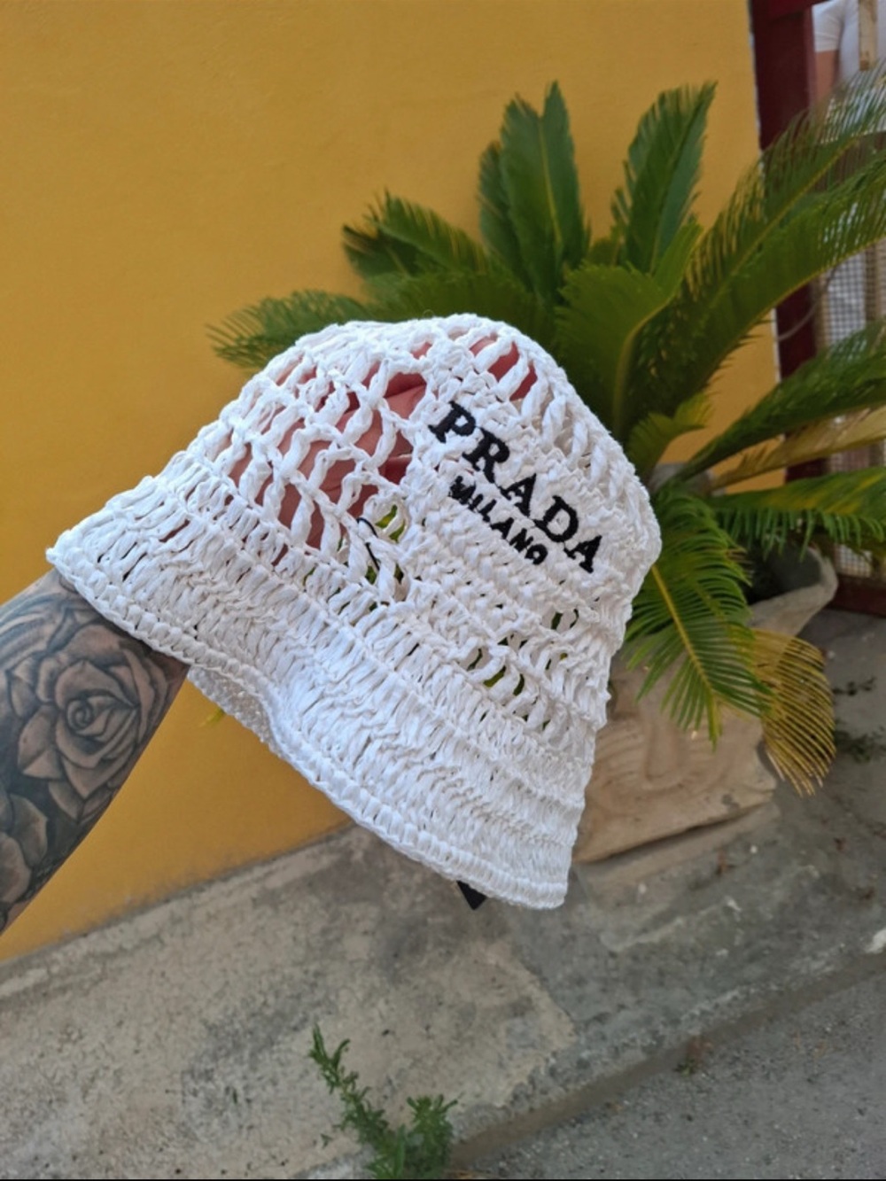 PRADA White RAFIA Bucket Hat - NWT - - Picture 1 of 7